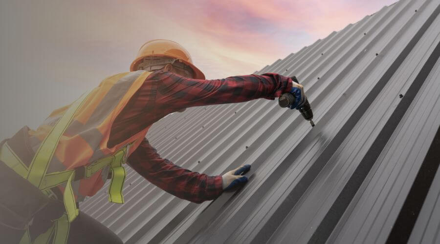 Professional gutter cleaning in Avenal, CA